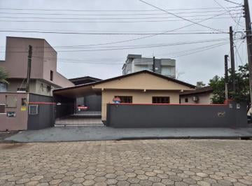 Casa de 2 quartos, Joinville · ALUGO CASA COM 2 QUARTOS NO NOVA BRASÍLIA – JOINVILLE SC