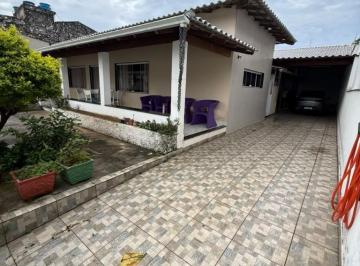 Foto 01 · Impecável Casa à Venda em Guarapari-ES, Santa Mônica: 4 Quartos, 2 Suítes, Área Gourmet a 30m da Pra