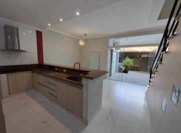 Essa e uma grande Oportunidade! Sobrado com 3 dormitórios, cozinha Planejada gar · Linda Casa a Venda