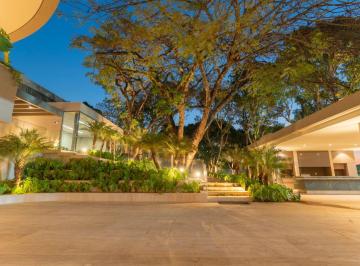 Casa de 7 quartos, Brasília · Vendo Mansão na QL 06 com piscina, pub, 3 quadras e usina solar com bateria no Lago SUL