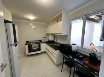 Casa de 4 quartos, Cascavel · Casa de com 4 quartos à venda no Centro Cascavel