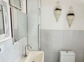 Casa de 3 quartos, Ribeirão Preto · Vende-se imovel residencial ou comercial , no Jardim Iraja
