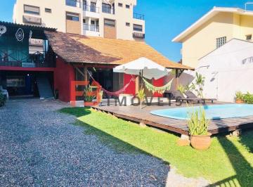 Casa de 7 quartos, Bombinhas · Casa com piscina para 20 pessoas em Mariscal