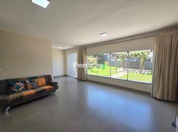 Casa · 236m² · 2 Quartos · 4 Vagas · Ouro Vermelho II Casa de 2 Quartos sendo 2 Suíte Com 1.000M² de Terreno por Apenas R$ 990.000,00