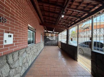 Photo 1 · Casa com terraço amplo em frente ao posto de saúde.