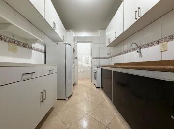 Photo 1 · Apartamento 2 Quartos com Suíte, Sacada Espaçosa e 2 Vagas no Centro.