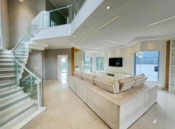 img1 · Casa de Alto Padrão em Condomínio no Arujá – 330 m², 3 Suítes, Piscina e Área Go