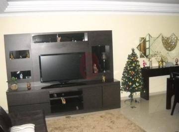 Casa · 220m² · 3 Quartos · 4 Vagas · Sobrado de Alto Padrão com Piscina e Suíte Master no Jardim Vila Formosa