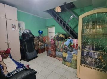 Casa · 200m² · 3 Quartos · 3 Vagas · Sobrado no Tatuapé com 3 quartos, 1 suíte e 3 vagas de garagem.