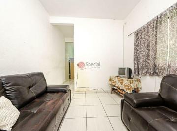 Casa · 80m² · 2 Quartos · Casa térrea à venda em Ferraz de Vasconcelos com 2 quartos e salão comercial..