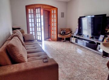 Casa · 200m² · 3 Quartos · 4 Vagas · Sobrado à venda de 200 m² com 3 quartos no Jardim Ângela.