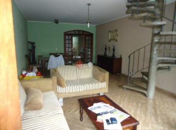 Casa · 140m² · 3 Quartos · 2 Vagas · Sobrado à venda com 3 quartos, ao lado do Metrô Tatuapé.