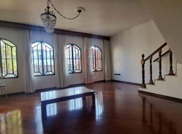 Casa · 244m² · 3 Quartos · 4 Vagas · Sobrado a venda com 3 quartos e 4 vagas na Água Rasa.