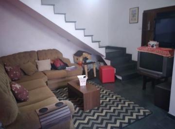 Casa · 70m² · 2 Quartos · 1 Vaga · Terreno no Parque Maria Luiza.