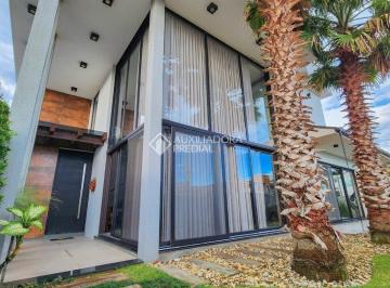 Casa · 365m² · 4 Quartos · CASA DE ALTO PADRÃO EM GAROPABA - CONFORTO, SOFISTICAÇÃO E LOCALIZAÇÃO PRIVILEGIADA.