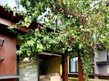 Casa · 52m² · 1 Quarto · Studio de Alto Padrão com Deck Privativo e Toque de Natureza