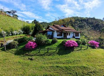 rqch006-1 · Casa com 220 m², 2 suítes e terreno de 2.685 m² em Rancho Queimado/SC