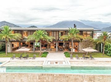 Casa · 1288m² · 8 Quartos · 10 Vagas · Propriedade Exclusiva na Reserva das Aroeiras | Angra dos Reis