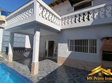 Casa · 140m² · 3 Quartos · 4 Vagas · Casa com Piscina - 4 Vagas - Jardim das Flores