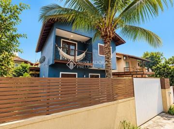 01 · Casa com 2 Suítes, Piscina e 2 Vagas para Alugar no Porto da Lagoa - Florianópolis
