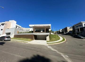 Casa · 310m² · 3 Quartos · 5 Vagas · Casa de Condomínio para venda em Chácaras Silvania de 310.00m² com 3 Quartos, 3 Suites e 5 Garagens
