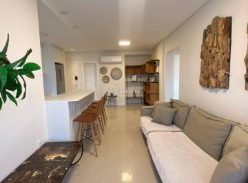 Apartamento · 2 Quartos · 1 Vaga · Locação Anual: 02 suítes // sacada com churrasqueira a carvão // Camboriú