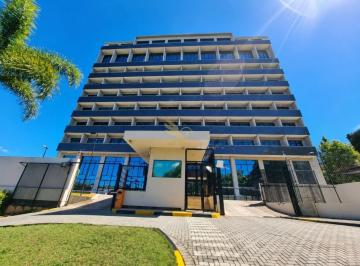 Comercial · 33m² · Salas de 33 m² a 66 m²: Ar Condicionado, um Banheiro com Persiana e uma Vaga de