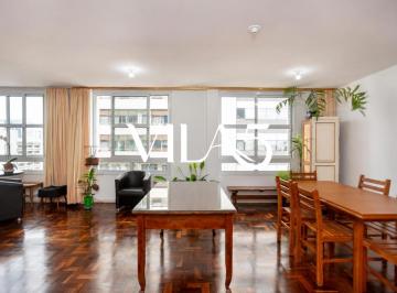1 · Apartamento com 3 quartos, planta ampla e muito charme no Centro de Curitiba