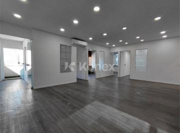 Comercial , São Paulo · Cobertura Comercial 200 m² com Sacadas e 2 Vagas | Vila Olímpia