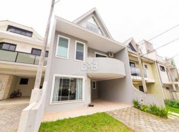 Casa de 3 quartos, Curitiba · Casa em Condomínio Fechado, 3 dormitórios sendo 1 suíte, Elevador e amplo espaço de terreno.