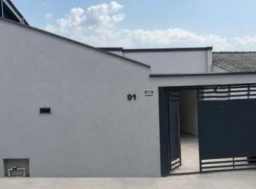 fotos/v2/4/71018/8461d82aeb004d6c933dac535ecb039d.jpg.public.webp · Casa - O Portal de Iperó está em uma região residencial de Iperó, ideal para quem busca tranquili