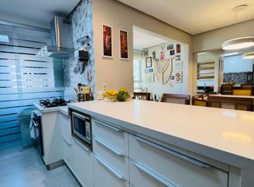 Apartamento de 3 quartos, Águas Claras · Residencial Château valois, 3 quartos sendo duas suítes, sala com varanda, Refomado, armário