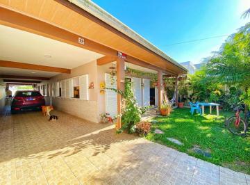Casa · 400m² · 4 Quartos · 3 Vagas · Casa quadra mar - Balneários Caravelas
