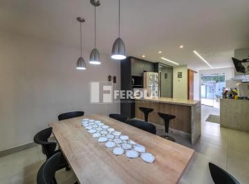 Casa de 4 quartos, Guará · QE 30 - 98224-8049 - Casa linear - Laje - Varanda - Vazado - Ar-condicionado - Metro - Atacadista