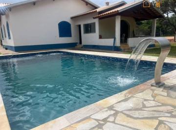 1ca17cc64e3bad9a508e3d763188be0a578d4f4c · Excelente chácara em Pinhalzinho 6.500m² com casa sede, piscina, churrasqueira, fogão a lenha, lago