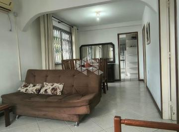 Casa · 180m² · 4 Quartos · 2 Vagas · CASA À VENDA COM 4 QUARTOS E 2 VAGAS DE GARAGEM NA TRINDADE