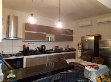 cab30c32de2dbfcf93048a7a7e9b2ed5cf492a77 · Casa com 3 dormitórios, 104 m² - venda por R$ 725.000 ou aluguel por R$ 5.000/mês - Village Flamboya