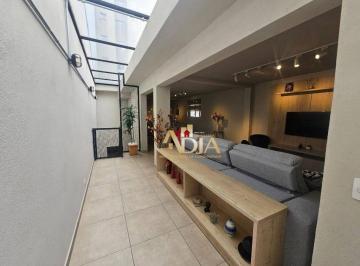 b1128f10a507e66da1d842837158f61c0d966233 · Duas casas no mesmo lote: a família perto, cada um no seu canto