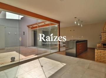 Casa · 180m² · 3 Quartos · 2 Vagas · Casa com 3 Quarto sendo1 Suíte com Closet, Energia Fotovoltaica, Área Gourmet e 3 Vagas de garagem n
