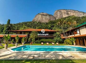 Casa · 1029m² · 6 Quartos · 3 Vagas · Casa de Luxo na Gávea com Jardim, Piscina, Sauna e 6 Vagas