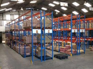 Comercial · 2200m² · Galpão / Depósito / Armazém para venda em Vila Augusta de 2200.00m²