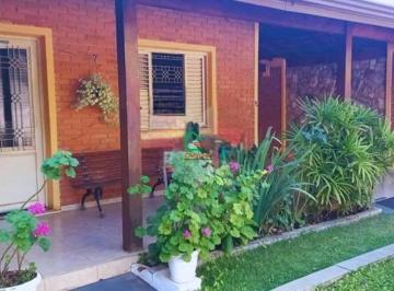 Casa · 140m² · 2 Quartos · Casa para alugar em Centro de 140.00m² com 2 Quartos e 1 Suite