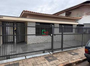 Casa · 137m² · 3 Quartos · 2 Vagas · Casa para alugar em Centro de 137.00m² com 3 Quartos, 1 Suite e 2 Garagens