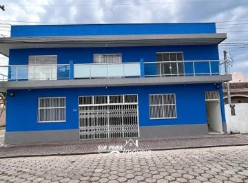 Casa · 300m² · 3 Quartos · Ponto Comercial no Centro de Matinhos