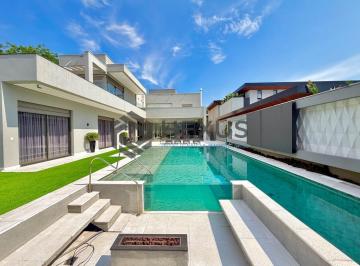 Foto · Casa de alto padrão com varanda área gourmet e piscina no Acapulco, Guarujá
