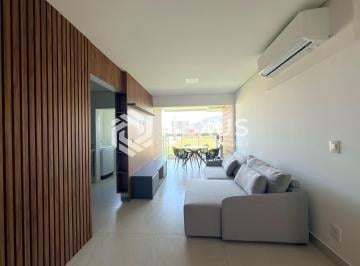 Foto · Apartamento reformado com varanda gourmet a 500m da praia na Enseada, Guarujá