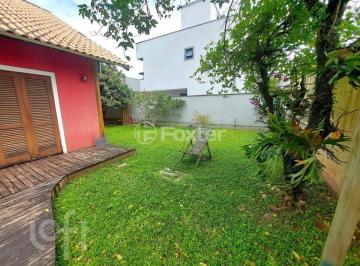 8688b469 · Casa, 3 dormitórios, 170 m², em Rio Tavares