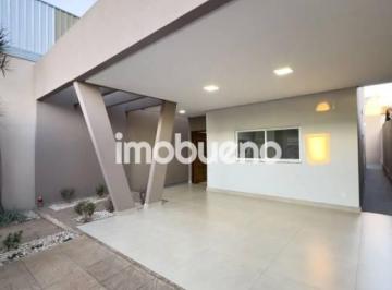 Foto 1 · Casa na Formosinha com 3 quartos, sendo 2 suítes com closet e armário planejado.