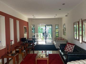 Casa · 393m² · 3 Quartos · 3 Vagas · Casa para venda em Centro de 393.00m² com 3 Quartos, 1 Suite e 3 Garagens