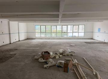 Comercial · 215m² · Prédio comercial na Rua Greenfeld, 19 - 1 andar • 215 m²